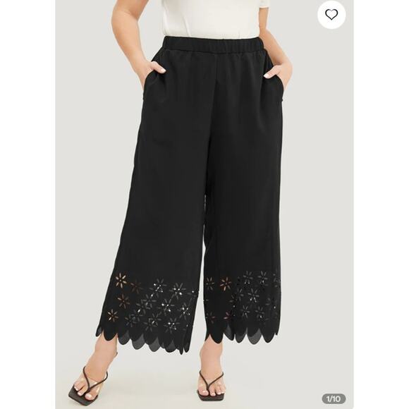 BloomChic Plain Pocket Laser Cut Pants, NWT, Size 26 - Picture 1 of 7